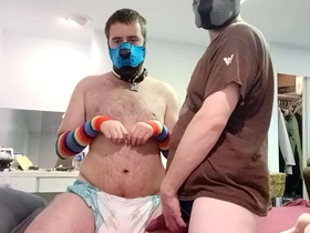 Bébé puppy femboy se fait défoncer le cul